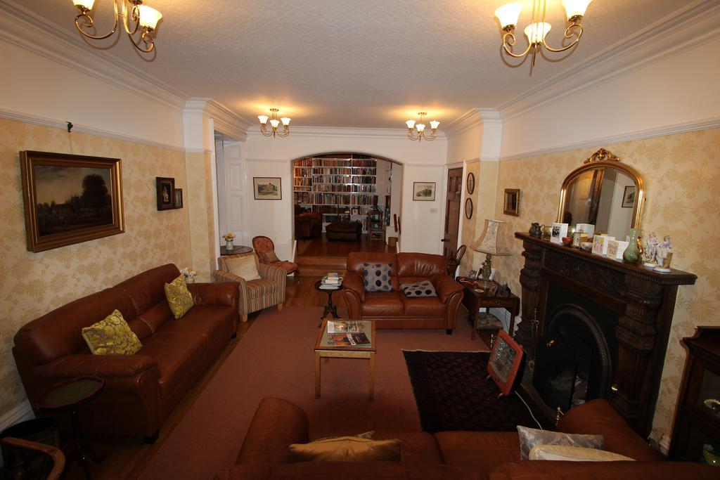Woodlands Bed & Breakfast Barnt Green Екстериор снимка